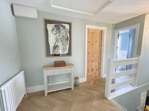 SYDNEY STREET- click for photo gallery
